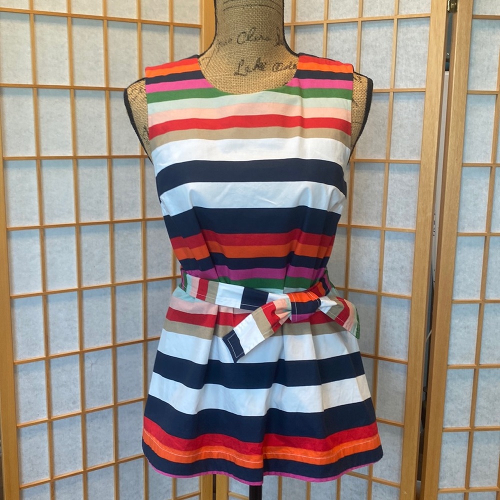 Sleeveless, belted top